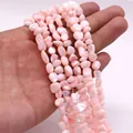 Primer plano de cuentas de nácar rosa irregulares para creación de joyas DIY - No.13 (Rosa Claro)