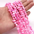 Primer plano de cuentas de nácar rosa irregulares para la creación de joyas DIY - No.14 (Rosa Fucsia)