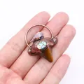 Detalle de un colgante boho vintage con amatista bruta concha de abalón y ojo de tigre - Ojo de tigre