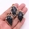 Colgante de punta de flecha de piedra negra natural con borde chapado en oro para collar - Obsidiana