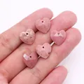 Colgantes de corazón en piedra natural rosa facetada para joyería DIY set de cinco - Piedra de Veta de Madera Roja