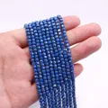 Detalle de cuentas cuadradas facetadas de turquesa sintética azul oscuro para joyas - Azul marino