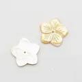 Perle fleur en nacre naturelle pour bijoux DIY avec un éclat irisé délicat - Forme de Fleur (15x20mm)