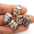 Schildvormige natuursteen hangers met goudkleurige rand voor DIY sieraden - Dalmatijnse jaspis