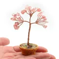 Árbol de la fortuna de cristal rosa hecho a mano en una mini cesta tejida - Cuarzo Sandía