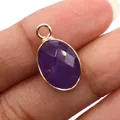 Facettierter ovaler lila Naturstein-Anhänger mit vergoldetem Rand und Aufhänger - Amethyst