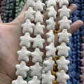 Makro-Detail weißer sternförmiger Lavasteinperlen mit poröser Textur für DIY-Schmuck - Weiß (Nr.5)