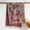 Elegant floral cashmere-feel scarf with blue and red cornflower patterns and fringes - 185*65cm / Lotus root pink