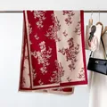 Elegante rood-witte kasjmier sjaal met bamboe-print en verfijnde franje-afwerking - Rood