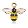 Colgante de abeja en esmalte dorado con rayas amarillas y negras para bisutería artesanal - Abeja con Alas de Plata Brillante
