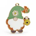 Colgante de gnomo de Pascua con gorro verde y abeja, abalorio de esmalte y aleación - Gnomo Trébol