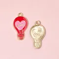 Colgante bombilla corazón con letras Love doradas y esmalte para bisutería DIY - Bombilla LOVE Roja