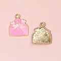 Colgante sobre corazón rosa para joyería DIY en acabado de aleación dorada - Sobre Rosa con Corazones
