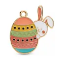 Colgante de huevo de Pascua esmaltado con dije de conejo blanco para joyería DIY - Conejo Abrazando un Huevo Colgante