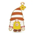 Pendentif de gnome de Pâques en émail avec chapeau à rayures jaunes et marguerite pour bijoux - Gnome Chapeau Rayé Jaune
