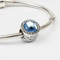 Abalorio de cristal azul cielo estrellado en pulsera de cadena de serpiente de plata - Azul