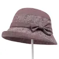 Detail van roze vissershoed voor oudere dames met bladpatronen en decoratieve strik aan - M / Taro