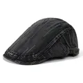 Détail de la casquette plate en denim délavé avec boucle en cuivre et coutures contrastées - Réglable / Denim Noir