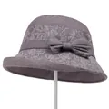 Detail van paarse katoenen zonnehoed met geborduurde bladeren en decoratieve strik - M / Lichtpaars