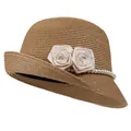Detalle de sombrero de paja marrón con flores de tela blanca y adornos de perlas - M / Caqui