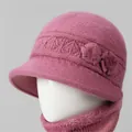 Conjunto de gorro y bufanda de punto rosa para mujeres mayores con detalles florales - Solo Gorro / Rosa Empolvado