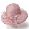 Détail d'un chapeau en organza rose à large bord avec décoration florale pour protection solaire - M / Rose Poudré
