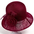 Détail du chapeau de soleil bordeaux avec rose en organza et dentelle élégante - M (56-58cm) / Bordeaux