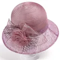 Détail d'un chapeau de soleil en organza rose avec bord en dentelle et fleur 3D élégante - M (56-58cm) / Rose Poudré