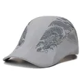 Béret gris pour homme avec trous découpés au laser et motif dragon pour l'été - Réglable / Gris clair