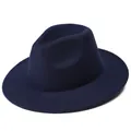 Detalle de fedora de fieltro azul oscuro mostrando costuras de corona y ala ancha plana - M (56-58cm) / Azul marino