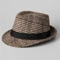 Dettaglio del tessuto in lana pied de poule marrone e nastro nero sul cappello fedora - M（56-58cm） / Caffè
