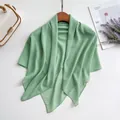 Élégant foulard carré en mousseline vert menthe avec tissu translucide léger pour femme - 90cm / Vert Herbe
