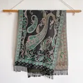 Chal étnico con estampado de cachemira verde menta y negro con detalles de flecos - Bxs-516 Negro / 200*65cm