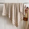 Klassieke kasjmier sjaal met luipaardprint in aardetinten met franje details - Grote Vierkante Stijl / Khaki (FJ-399)