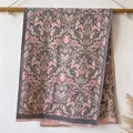 Sciarpa invernale in cashmere con motivi paisley e morbide frange in grigio e rosa - 180*65cm / Grigio
