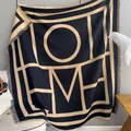 Zwarte en gouden kasjmier-look sjaal met HOME-letters en elegante franjes aan de rand - 130*130cm / Zwart en kameel (FJ-435)