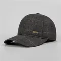 Dunkelgraue Winter-Baseballkappe für Herren mit Karomuster und warmem Ohrenschutz - Verstellbar / Grau