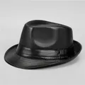 Klassieke zwarte lederen fedora hoed voor heren met premium textuur en strakke rand - M (56-58cm) / Zwart