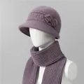 Conjunto de gorro y bufanda de punto para mujer mayor en color lila con textura de lana - Púrpura Taro / Gorro + Bufanda