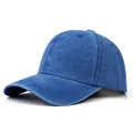 Dettaglio del cappellino in denim lavato con cuciture rinforzate e finitura effetto invecchiato - Regolabile / Blu