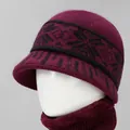 Conjunto de gorro y bufanda de punto en morado oscuro con forro polar para mujer - Burdeos / Solo Gorro