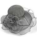 Détail de la fleur en organza gris et texture tricotée sur un chapeau de soleil été - M (56-58cm) / Gris