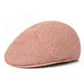Dettaglio del berretto in maglia rosa con motivi a rete traforata e trama traspirante - M（56-58cm） / Rosa