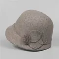 Winter-Wollhut für ältere Damen mit Bommel und Blattverzierung in Taupe-Grau-Melange - M / Hellkaffee