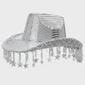 Dettaglio cappello da cowboy disco argento con specchi e ciondoli a stella - Stella Nappa / Argento