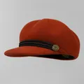 Détail de la casquette gavroche en laine avec bordure tressée et bouton en métal - Réglable / Rouge rouille