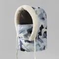 Dettaglio passamontagna mimetico invernale con fodera in ecopelliccia e maschera viso - M (56-58cm) / Mimetico Blu Beige