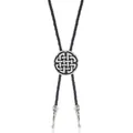 Detail der silbernen keltischen Knoten Bolo Tie mit schwarzer Kordel und verzierten Spitzen - Keltischer Knoten Stil (Stil A)