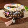 Details des Boho-Armband-Sets mit Holzperlen und graviertem Herz-Anhänger - Herz Buchstabenplatte Stil (06)