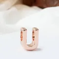 Abalorio de letra U en oro rosa pulido para pulseras de bricolaje personalizadas - Letra U / Rosa oro